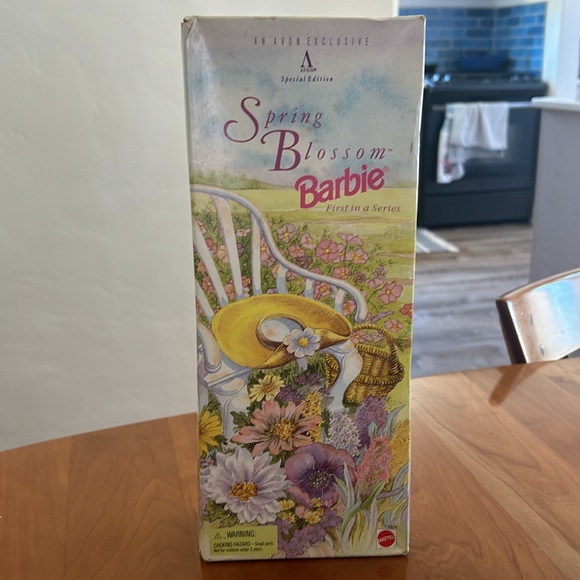 Unopened spring blossom Barbie - Picture 2 of 2